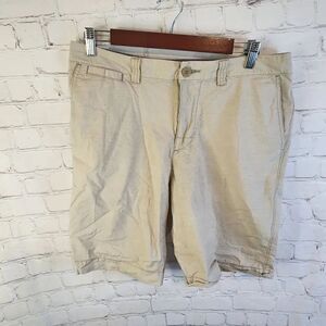 Men's Le Tigre flat front khaki shorts, size 34